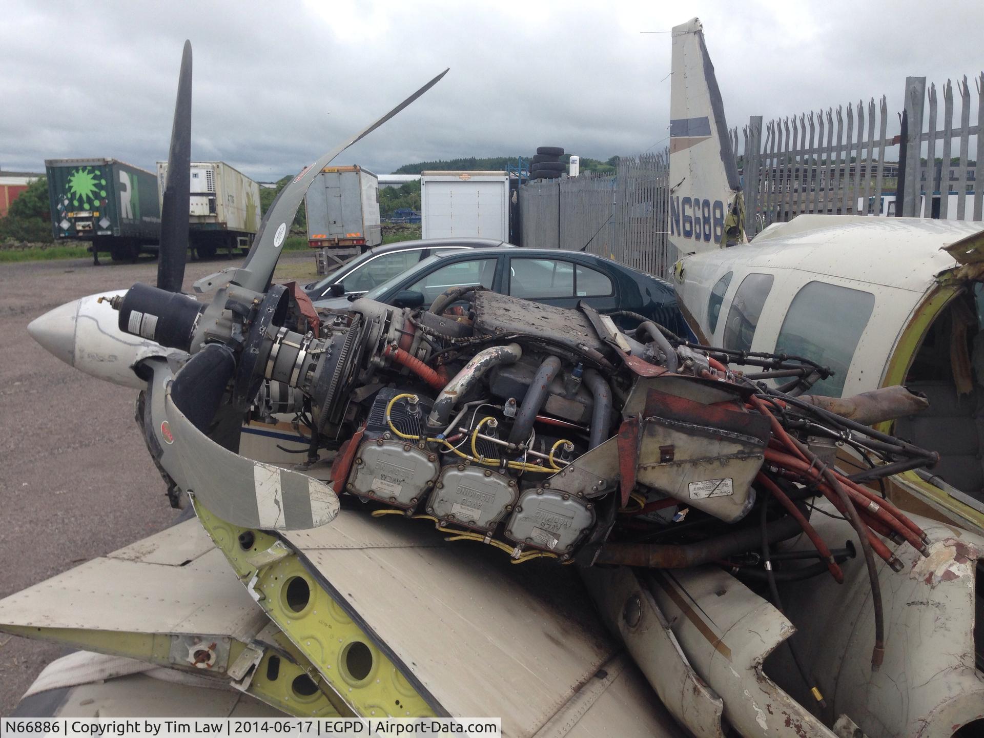 N66886, 1974 Piper PA-31-350 Chieftain C/N 31-7405188, It's been cut up and now in the corner of a scrapyard south of Aberdeen