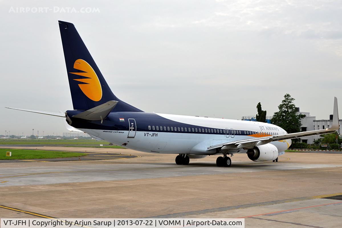VT-JFH, 2013 Boeing 737-8AL C/N 39058, Taxiing out for departure.