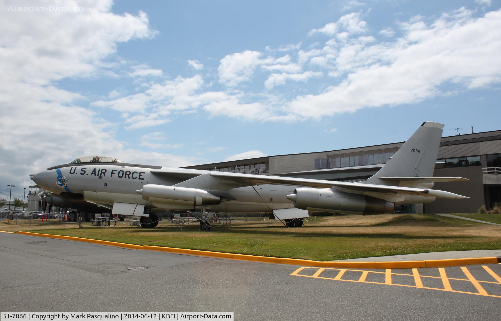 51-7066, 1951 Boeing WB-47E-75-BW Stratojet C/N 450609, Boeing WB-47E