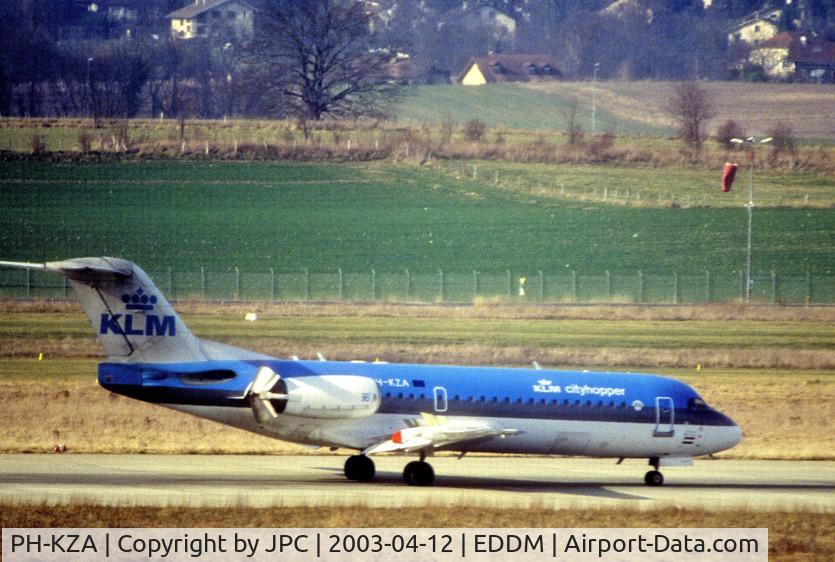 PH-KZA, 1996 Fokker 70 (F-28-070) C/N 11567, Reversing on a misty morning