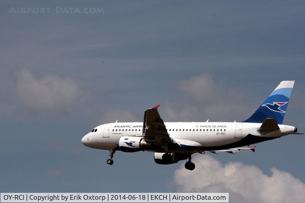 OY-RCI, 2009 Airbus A319-112 C/N 3905, OY-RCI about to land on rw 22L