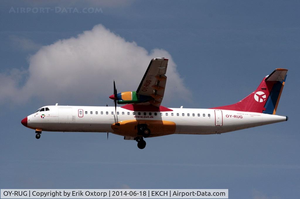 OY-RUG, 1998 ATR 72-202 C/N 509, OY-RUG about to land on rw 22L