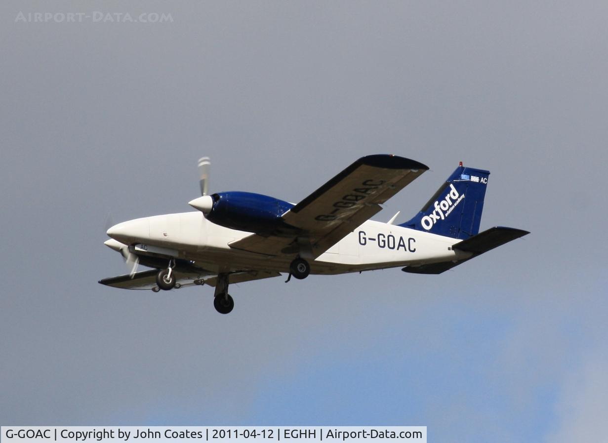 G-GOAC, 1976 Piper PA-34-200T Seneca II C/N 34-7770007, Training