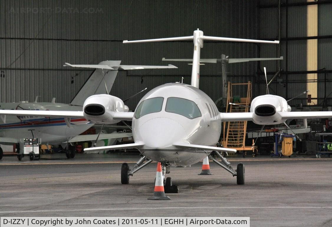 D-IZZY, 1999 Piaggio P-180 Avanti C/N 1034, At Sigs