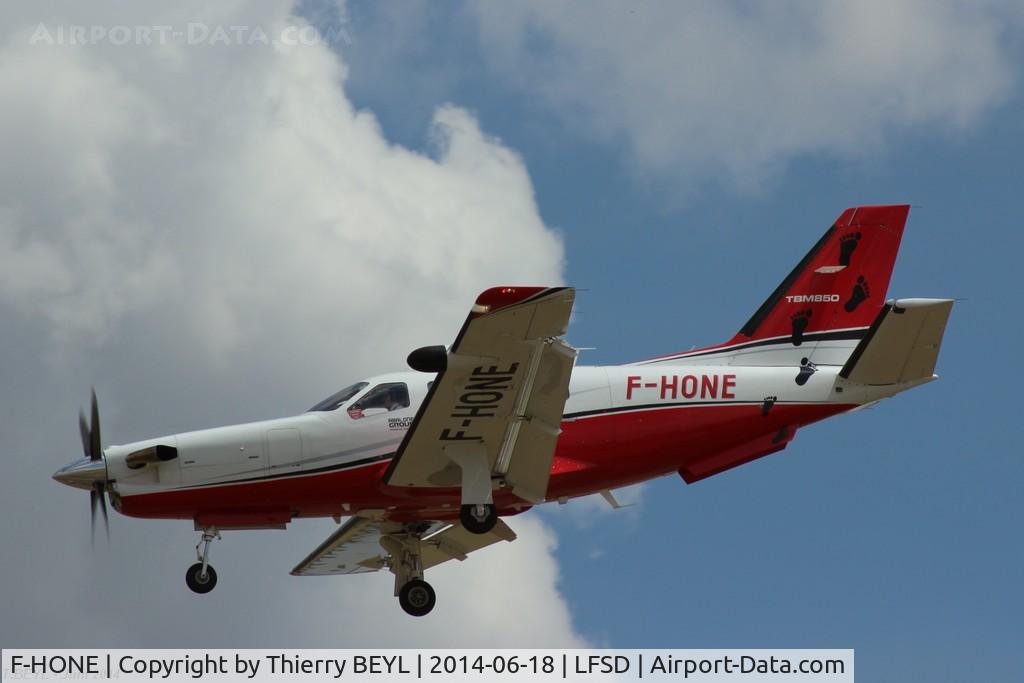 F-HONE, Socata TBM-850 C/N 649, Landing