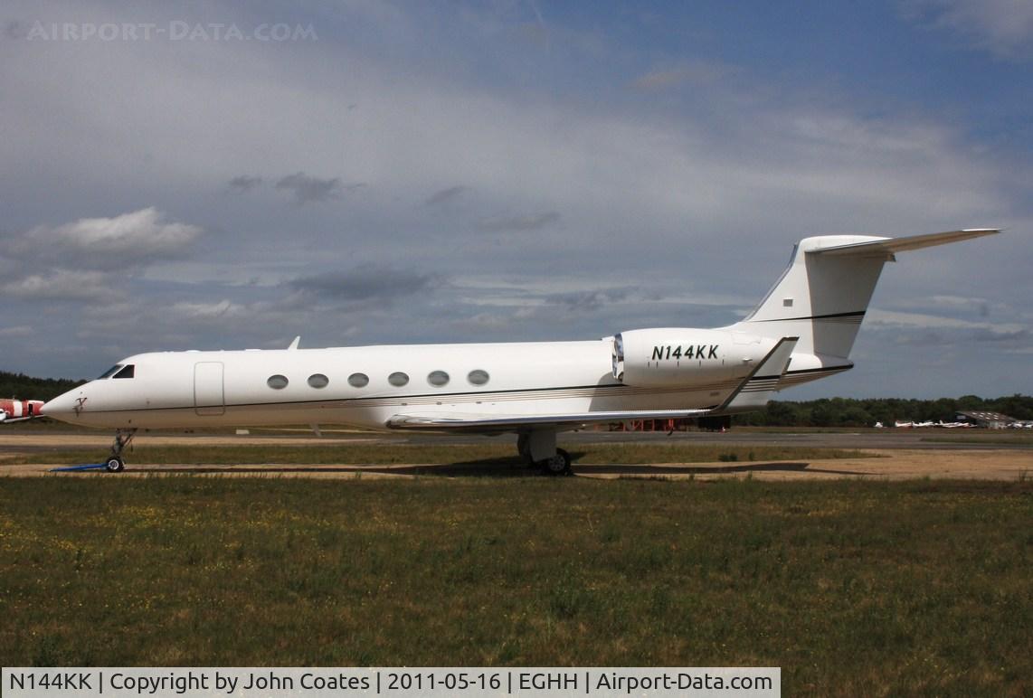 N144KK, 1998 Gulfstream Aerospace Gulfstream V C/N 559, Regular visitor