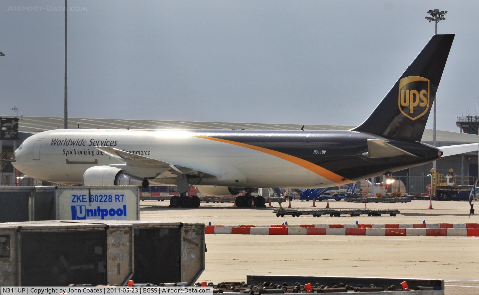 N311UP, 1996 Boeing 767-34AF C/N 27741, Cargo Apron