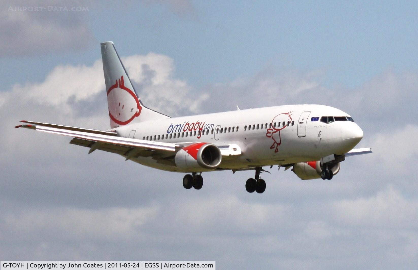 G-TOYH, 1998 Boeing 737-36N C/N 28570, On approach