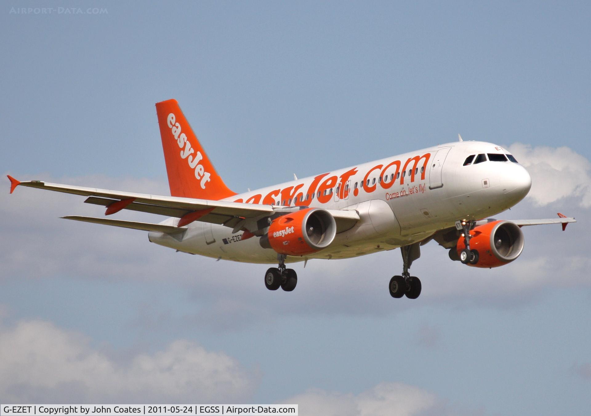 G-EZET, 2004 Airbus A319-111 C/N 2271, On finals