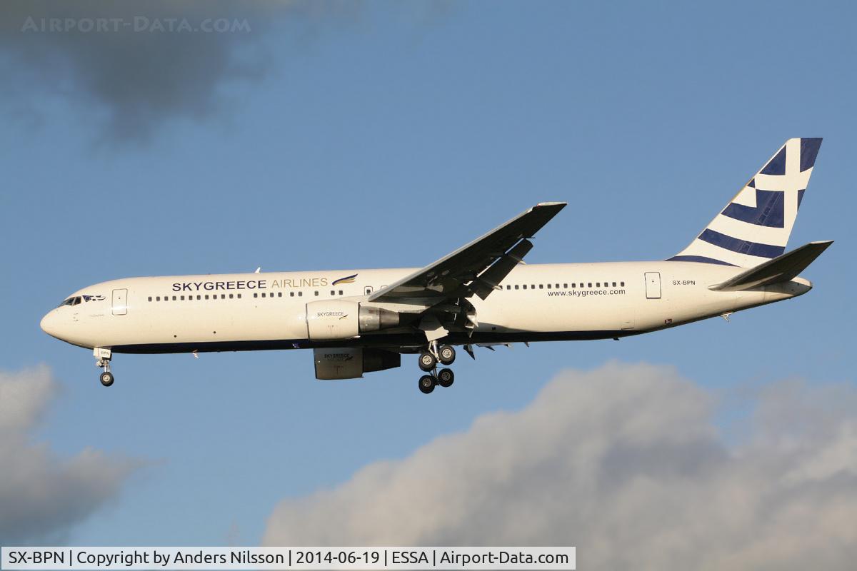 SX-BPN, 1992 Boeing 767-31A/ER C/N 26470, On final for runway 01L.