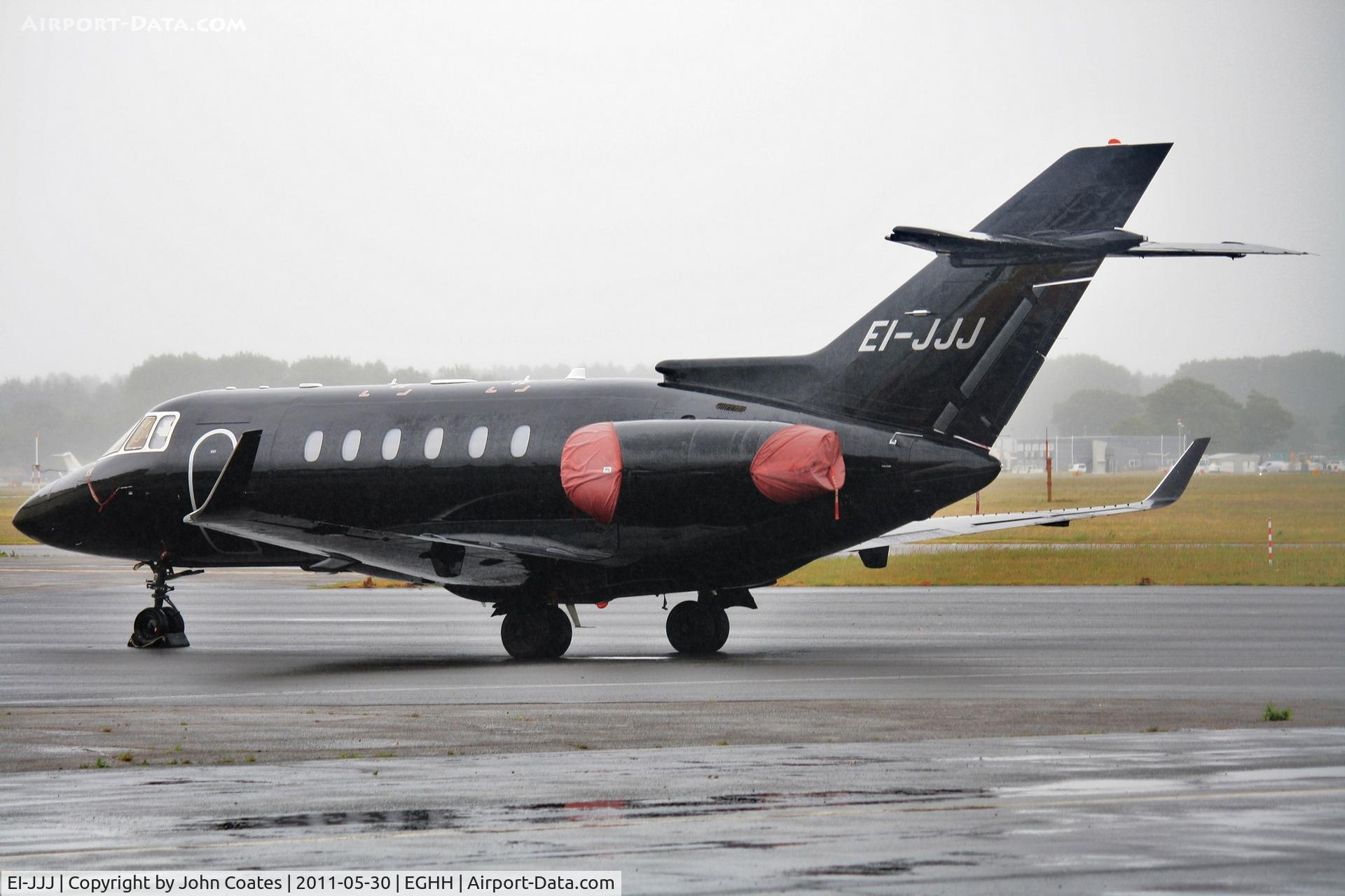 EI-JJJ, 2008 Raytheon Hawker 900XP C/N HA-0085, At Sigs