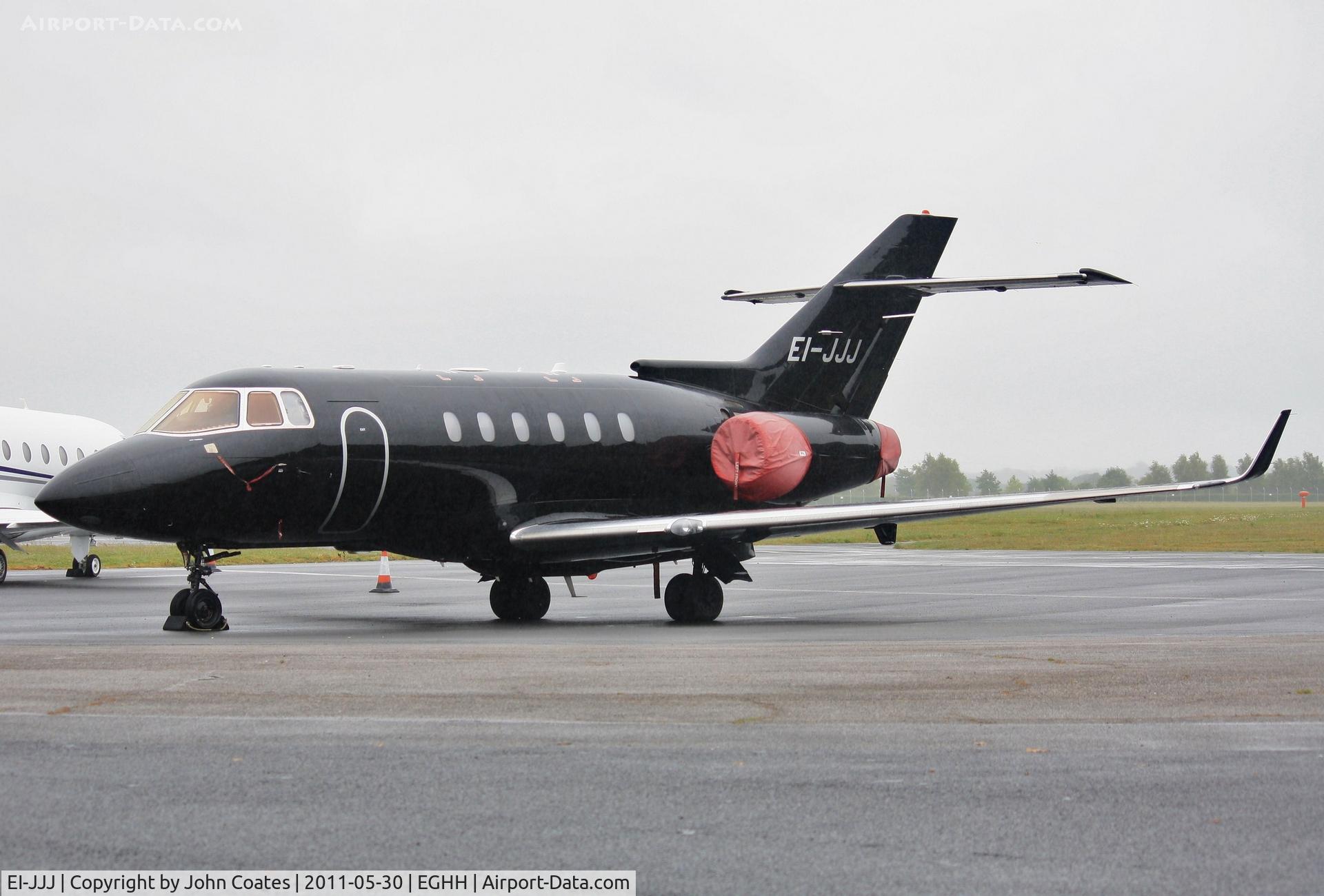 EI-JJJ, 2008 Raytheon Hawker 900XP C/N HA-0085, At Sigs