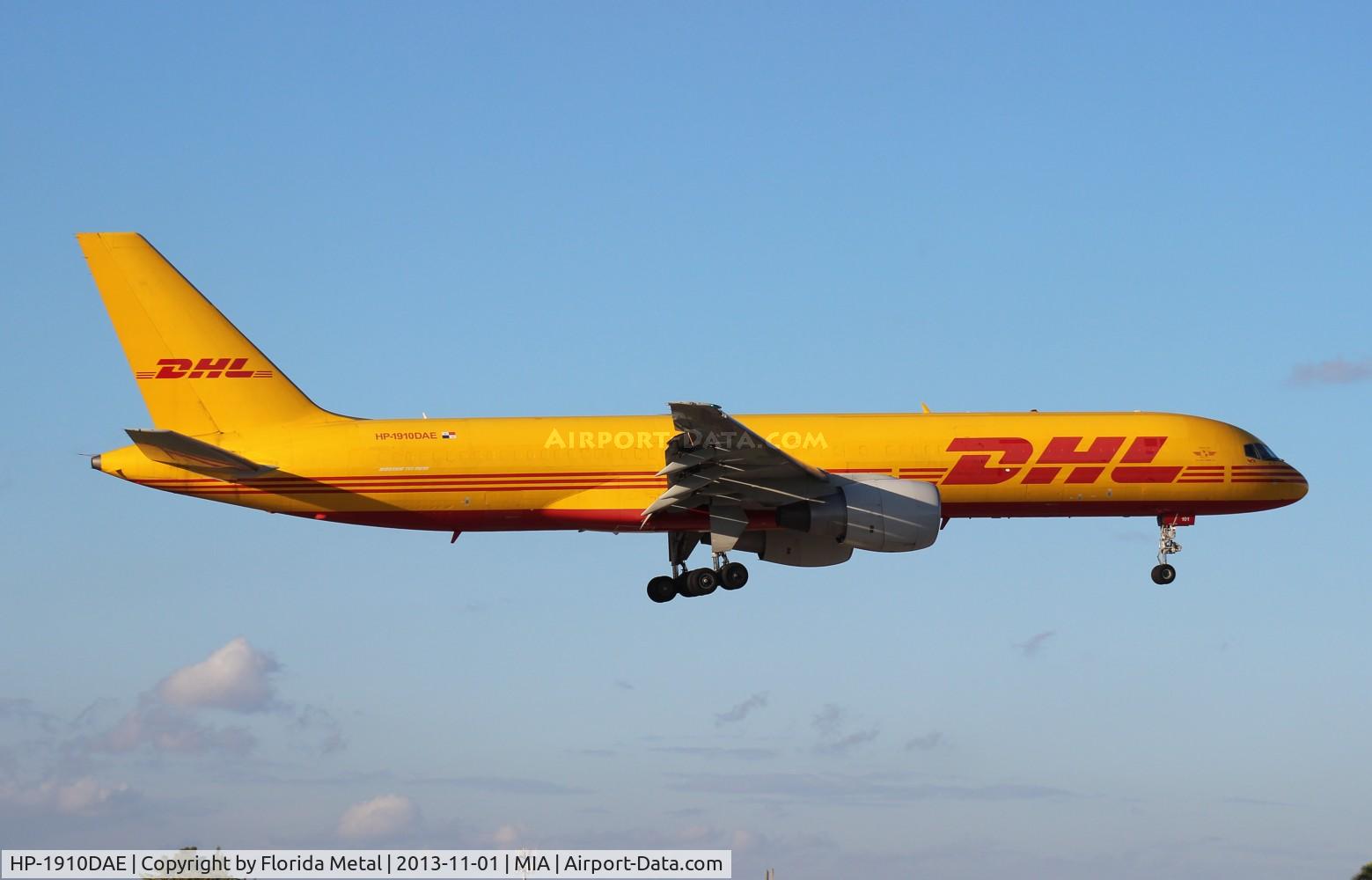 HP-1910DAE, 1998 Boeing 757-200 C/N 29607, DHL Panama 757