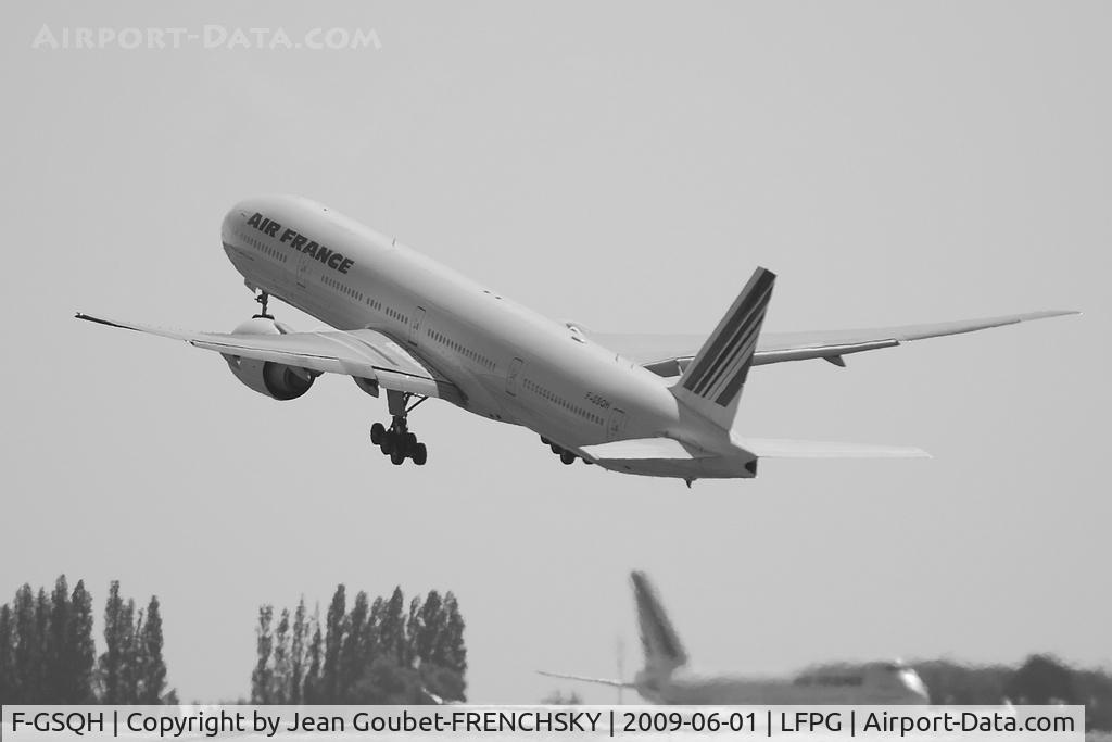 F-GSQH, 2005 Boeing 777-328/ER C/N 32711, AF take of to JFK