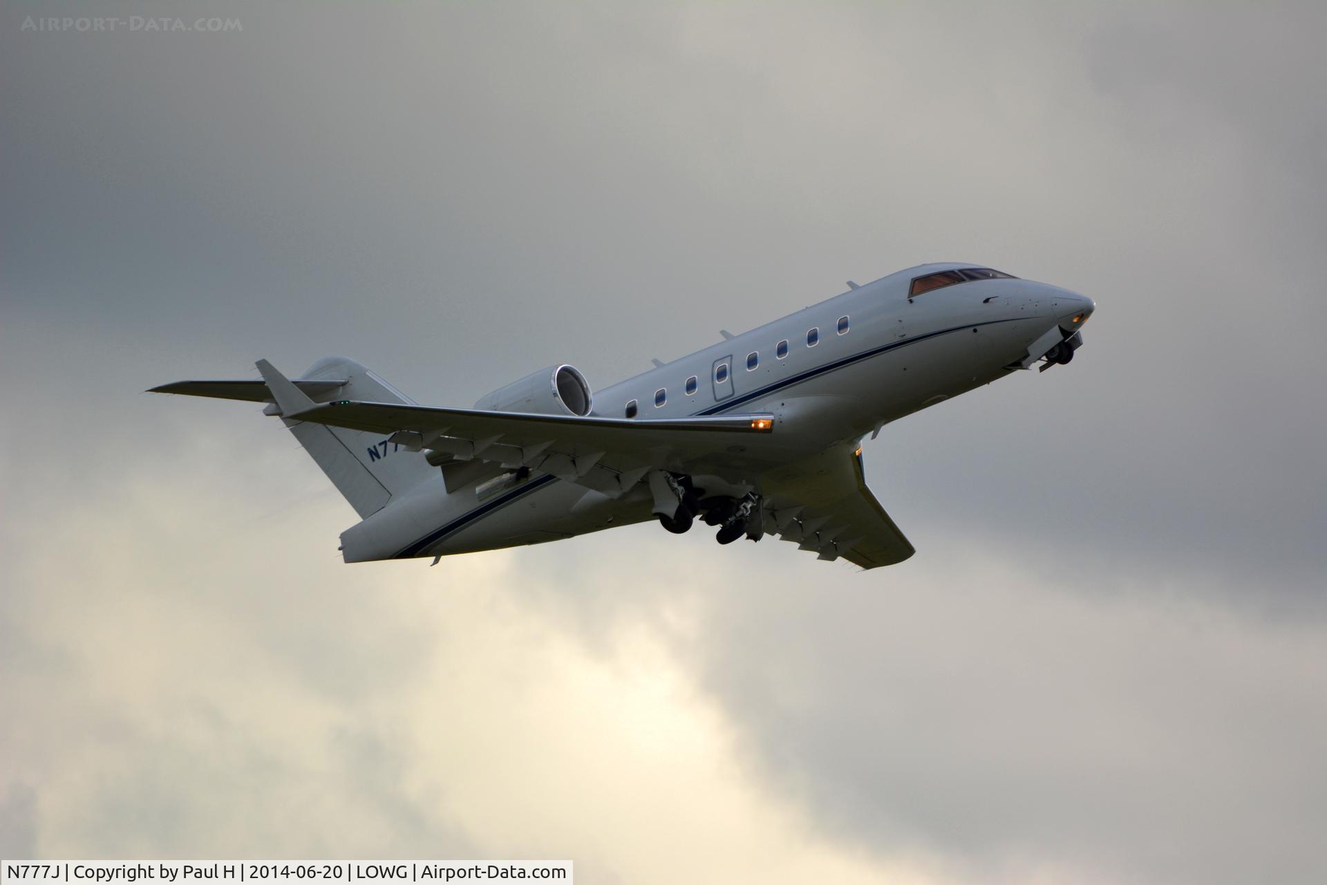 N777J, 1987 Beech C90A King Air C/N LJ-1163, Take-off