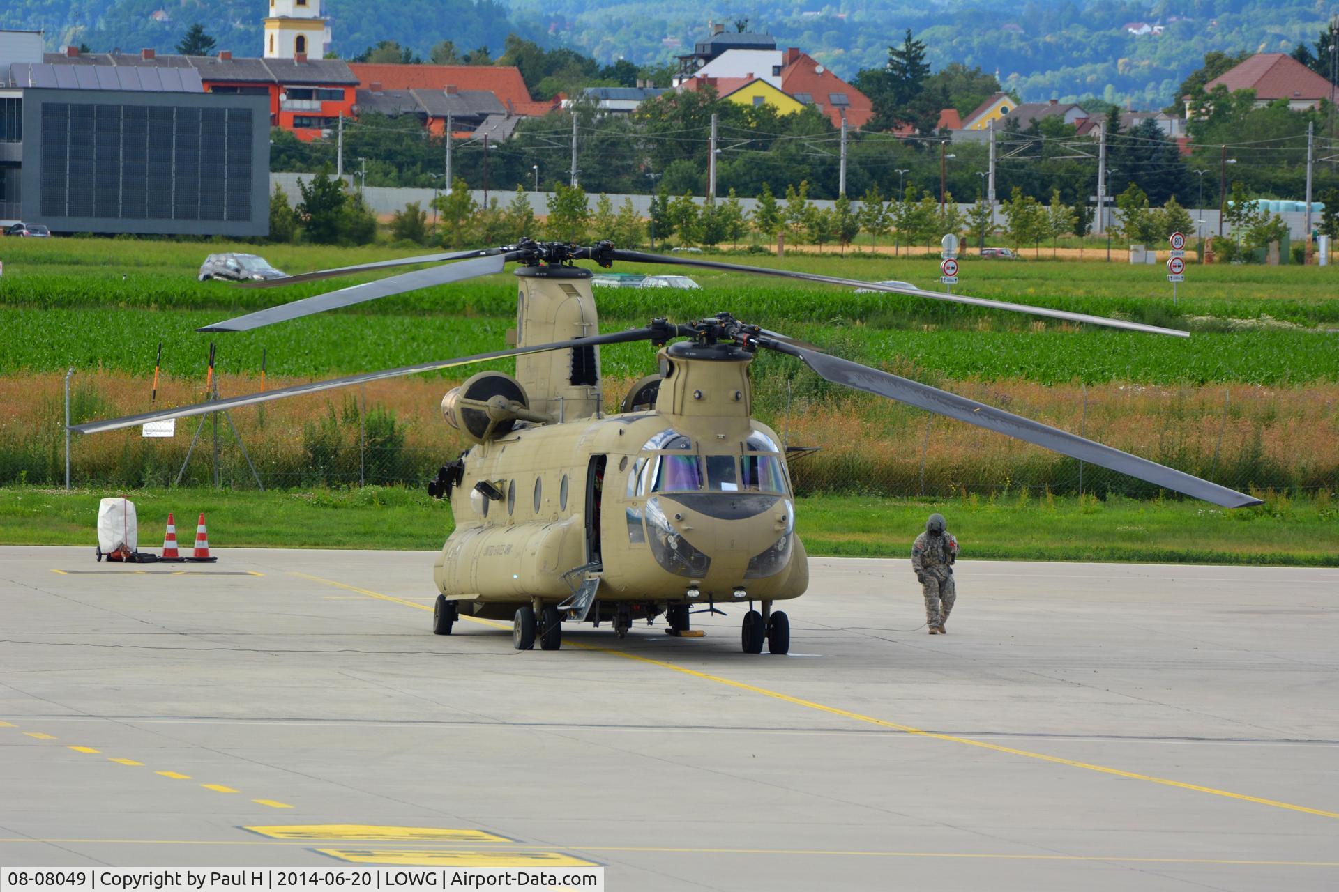 08-08049, Boeing CH-47F Chinook C/N M.8049, Refueling at LOWG