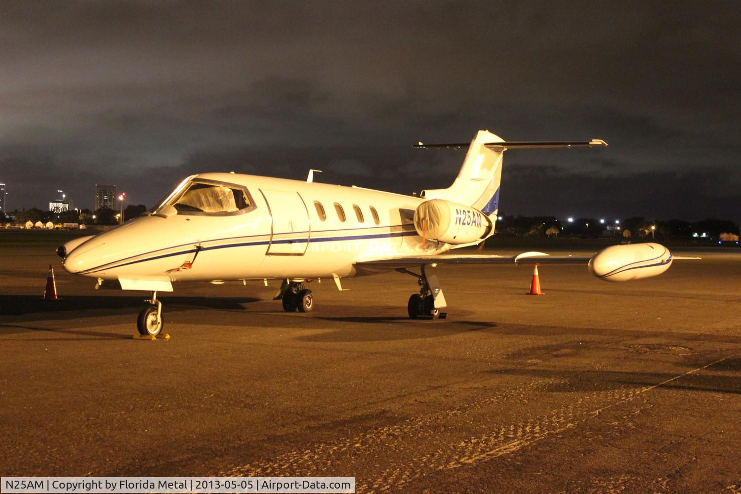 N25AM, Gates Learjet 25D C/N 321, Lear 25D