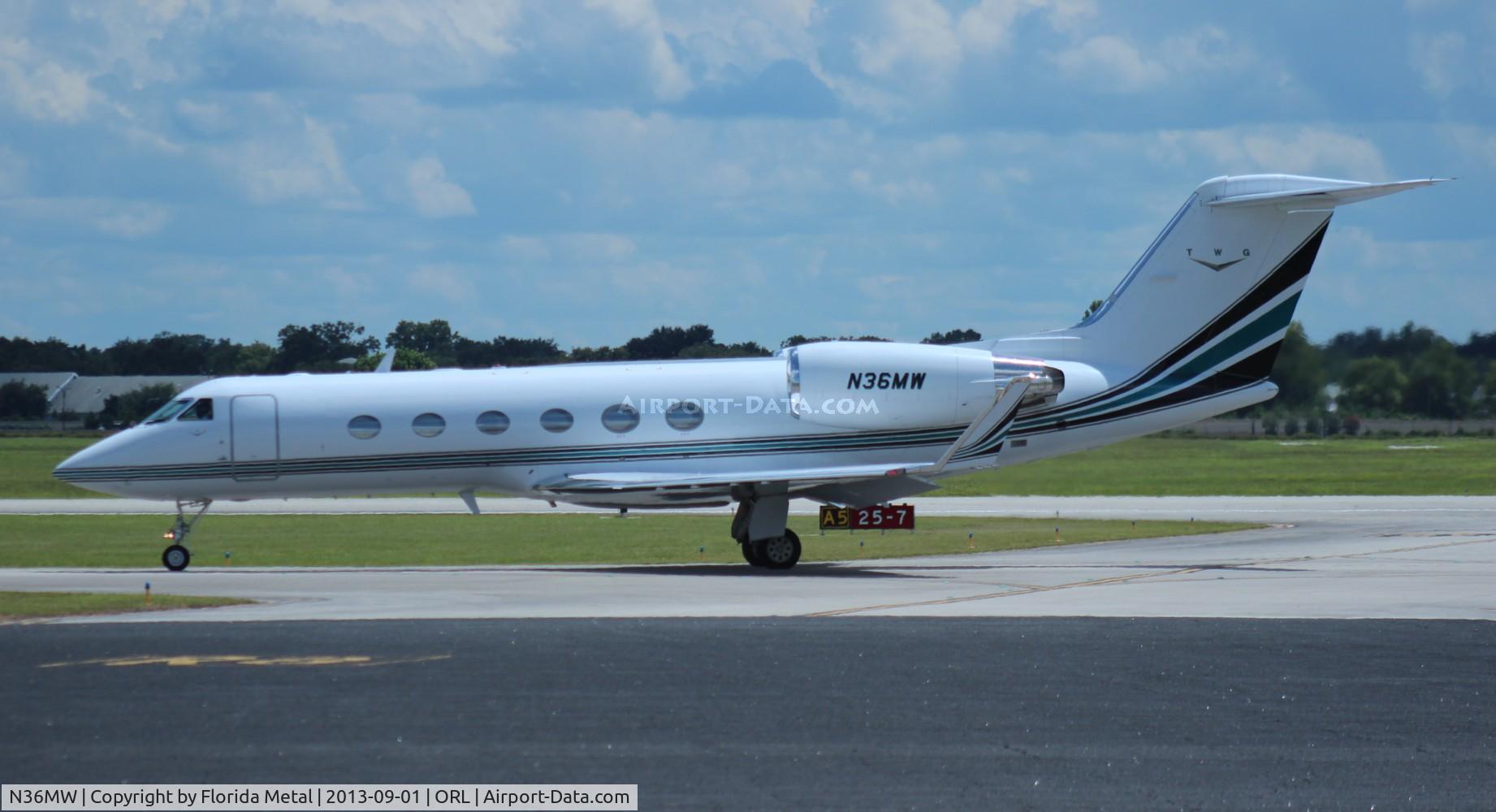 N36MW, 2002 Gulfstream Aerospace G-IV C/N 1480, Gulfstream IV