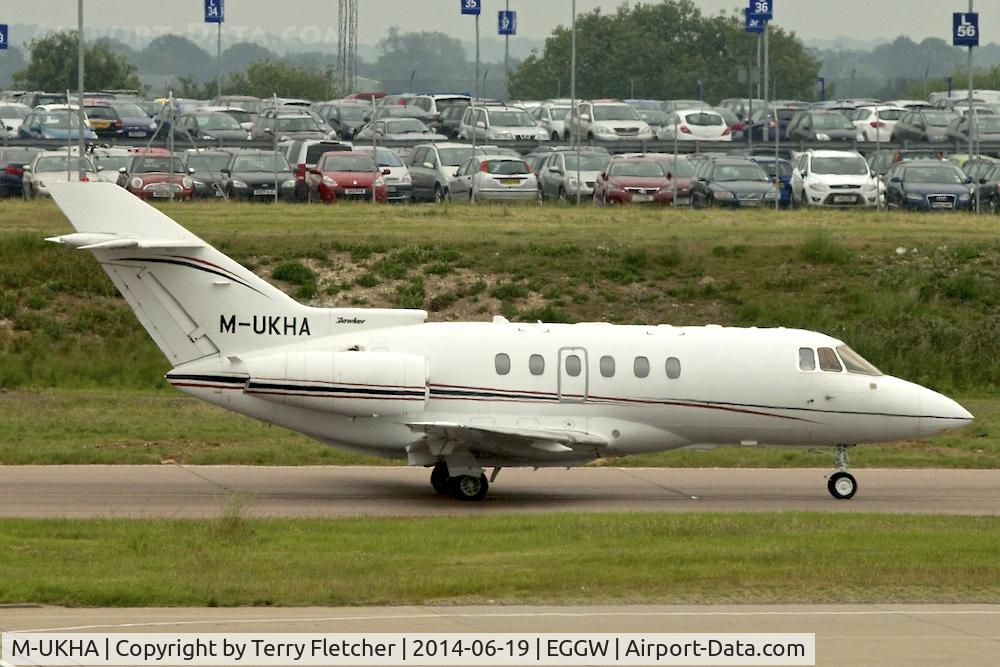 M-UKHA, 2003 Raytheon Hawker 800XP C/N 258625, 2003 Raytheon Hawker 800XP, c/n: 258625 at Luton