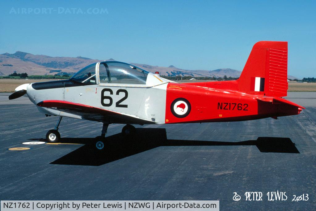 NZ1762, 1970 AESL Airtourer T6 C/N A552, At Wigram 1972