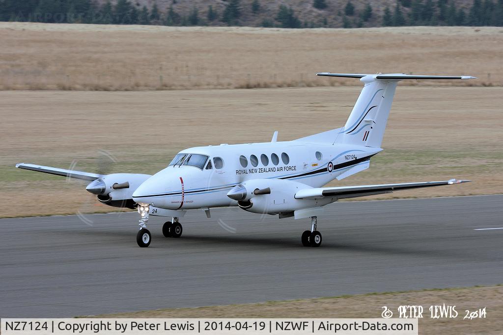 NZ7124, 2006 Raytheon B200 King Air C/N BB-1949, RNZAF communications & multi-trainer