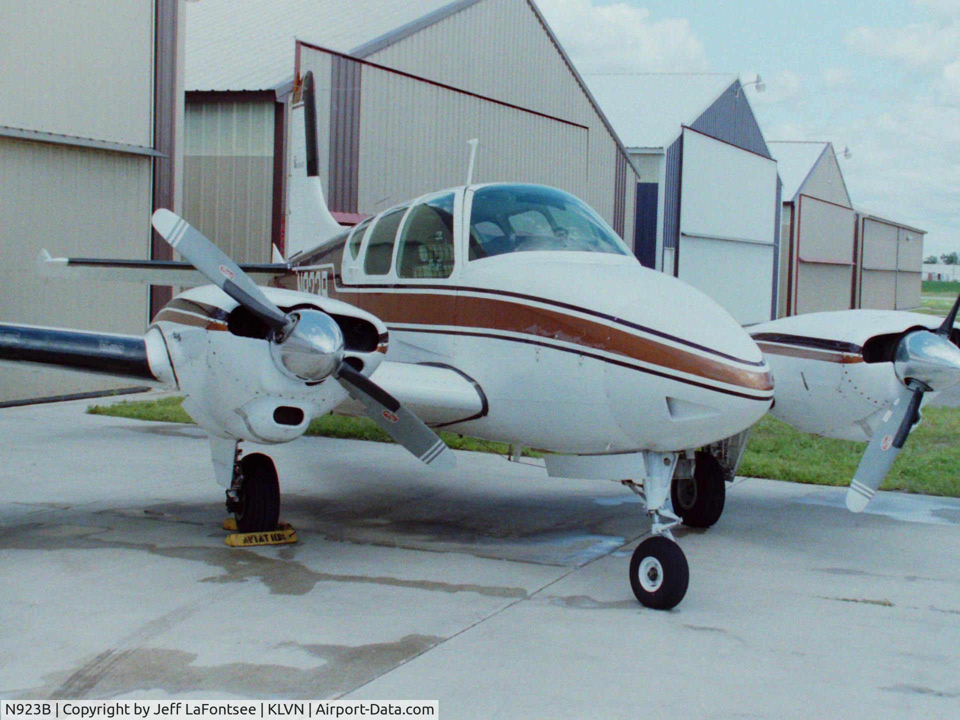 N923B, 1959 Beech B95 Travel Air C/N TD-308, Circa 1989