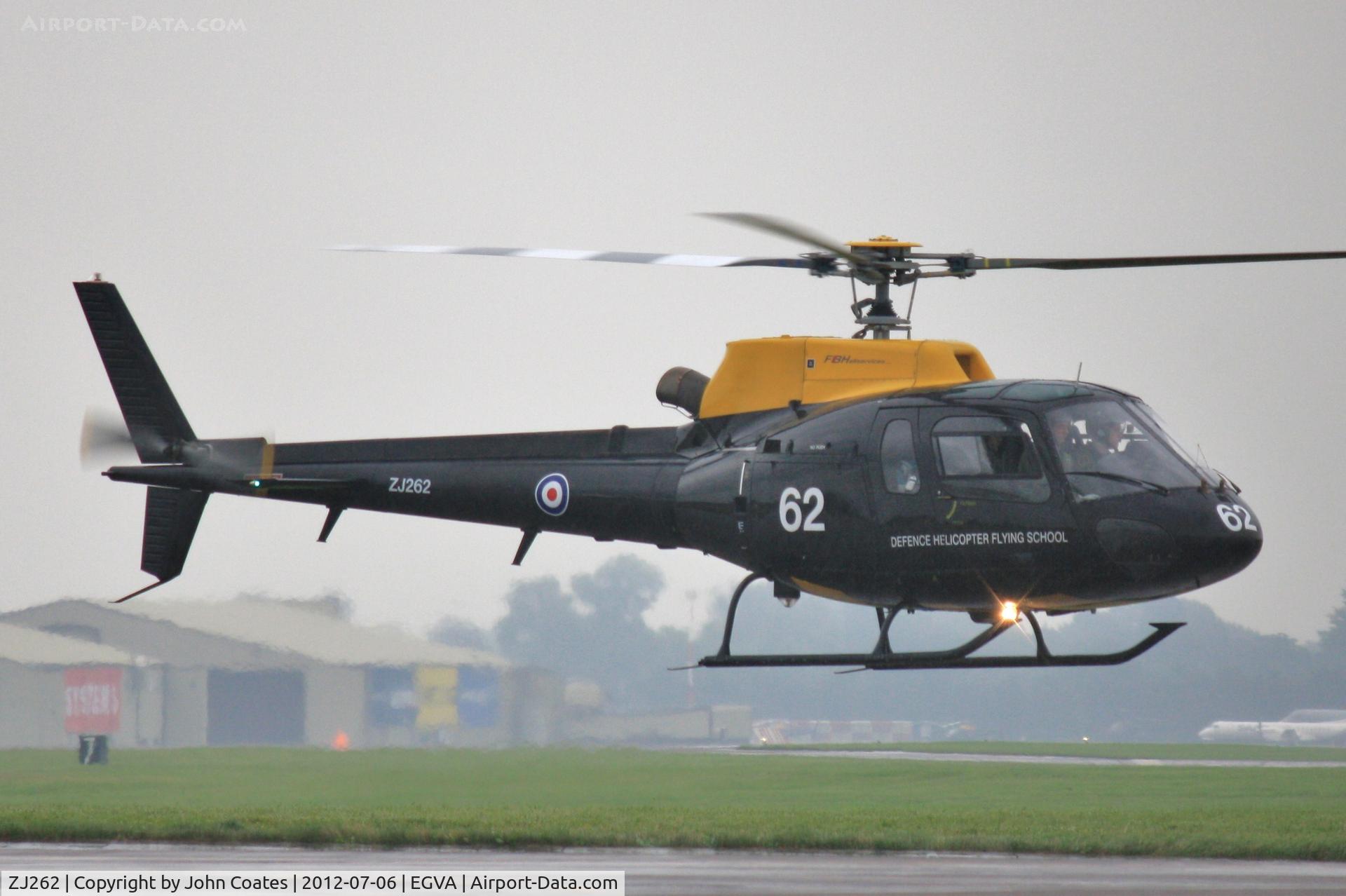 ZJ262, 1997 Eurocopter AS-350BB Squirrel HT1 Ecureuil C/N 2993, Wet RIAT arrival