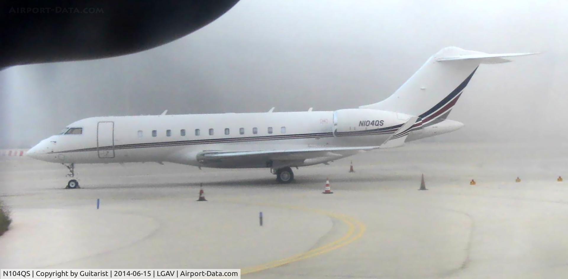 N104QS, 2013 Bombardier BD-700-1A11 Global 5000 C/N 9555, In the smoke of a nearby bush fire