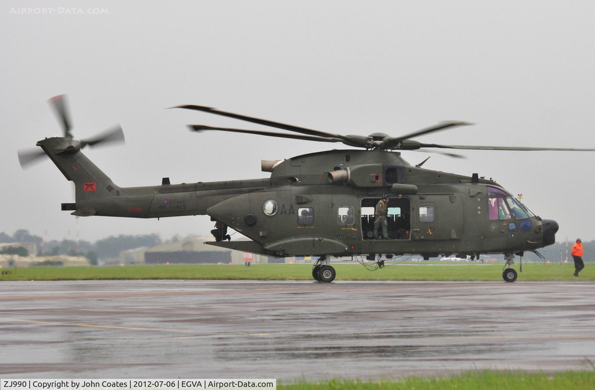 ZJ990, Westland Merlin HC.3A C/N 50089/512001/DEN01, Wet RIAT arrival