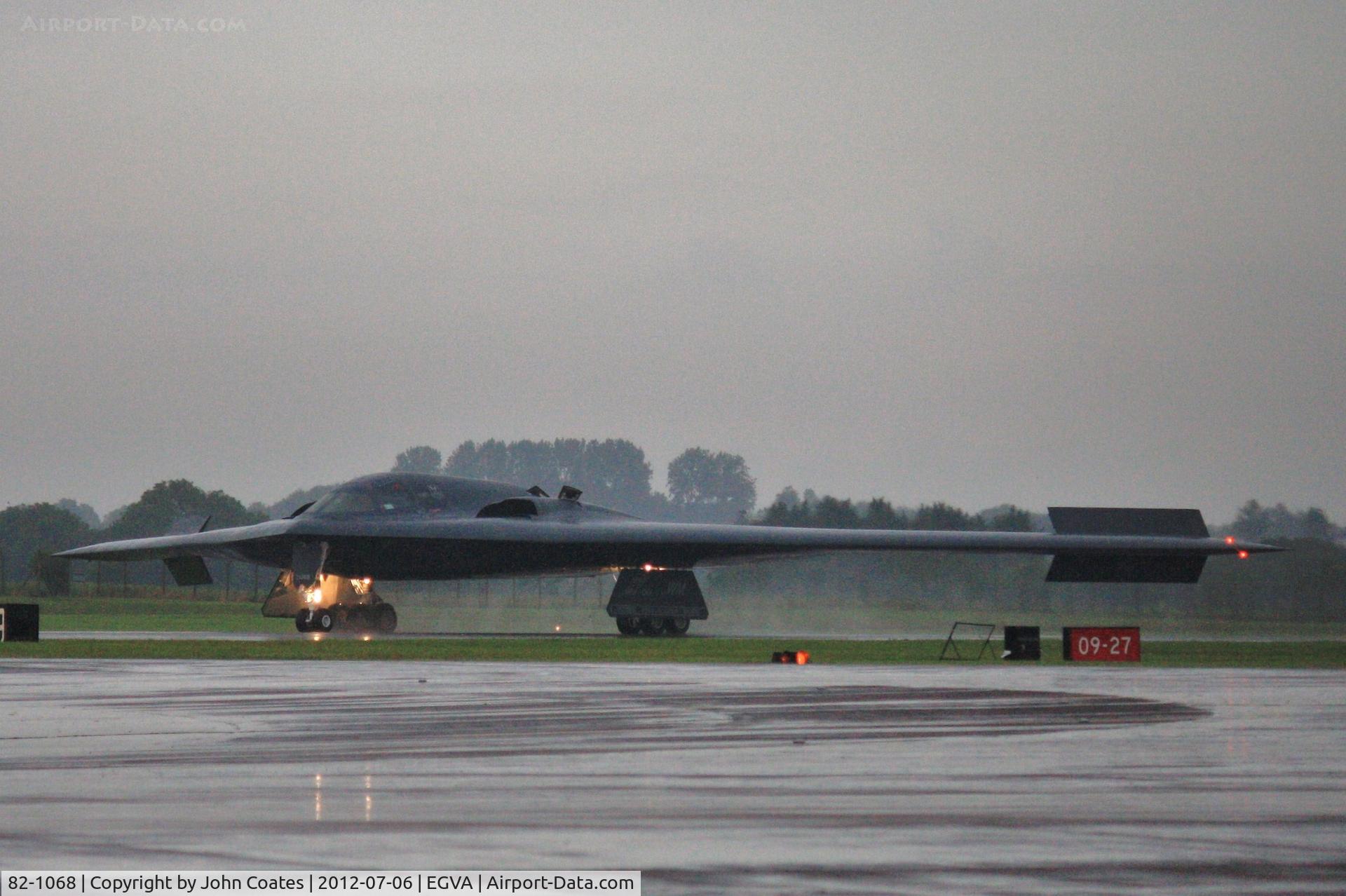 82-1068, 1982 Northrop Grumman B-2A Spirit C/N 1003/AV-3, Wet and dark arrival at RIAT
