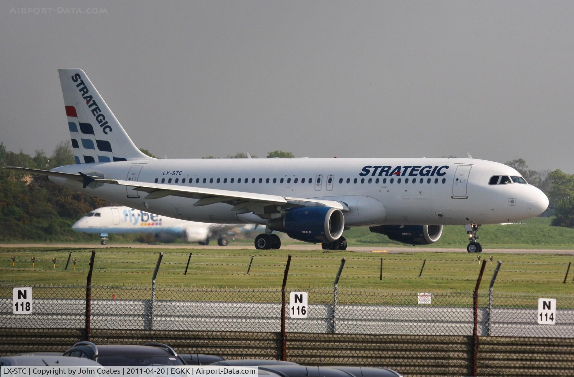 LX-STC, 1993 Airbus A320-212 C/N 420, Lining up to depart