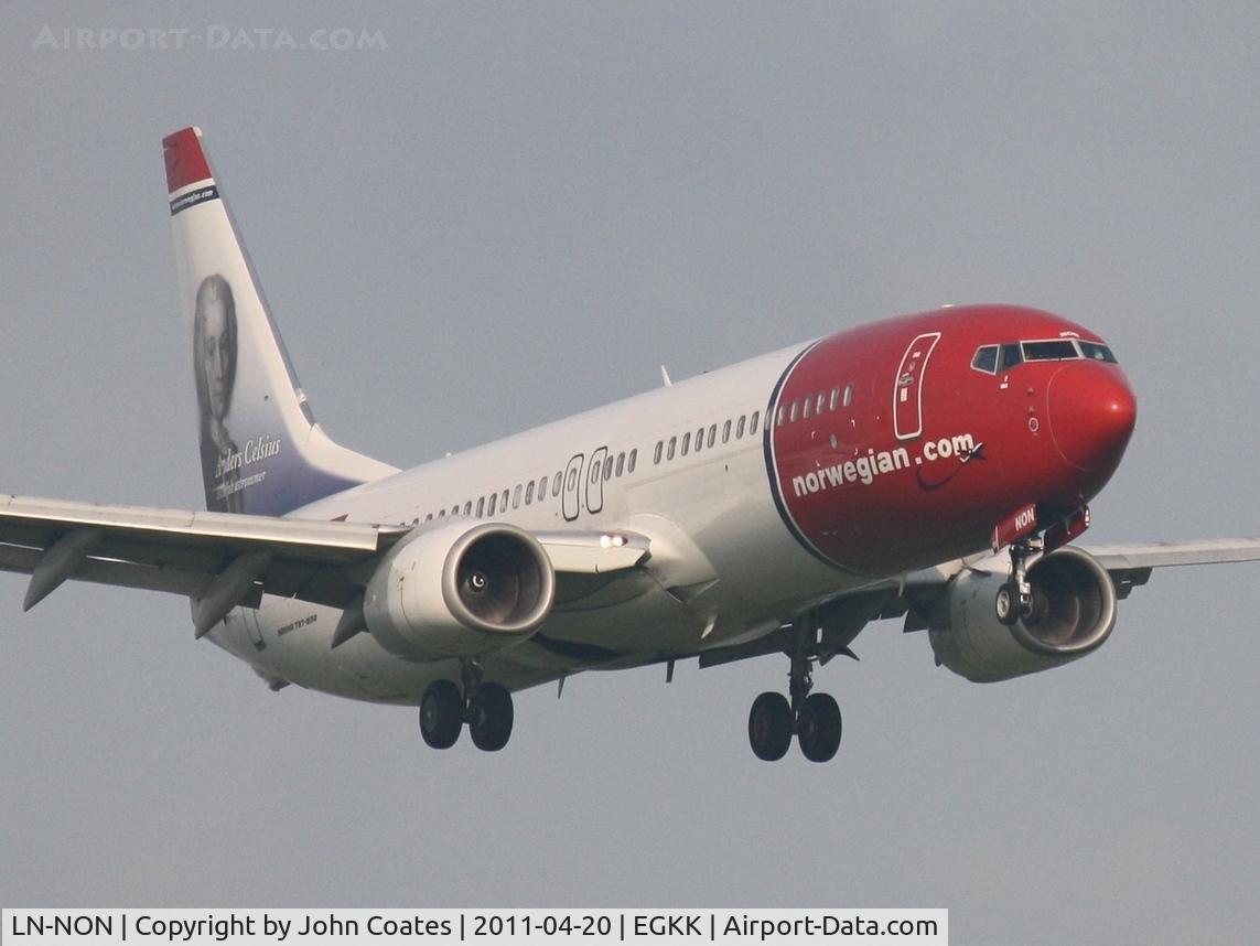 LN-NON, 2000 Boeing 737-86N C/N 28620, Approach 08
