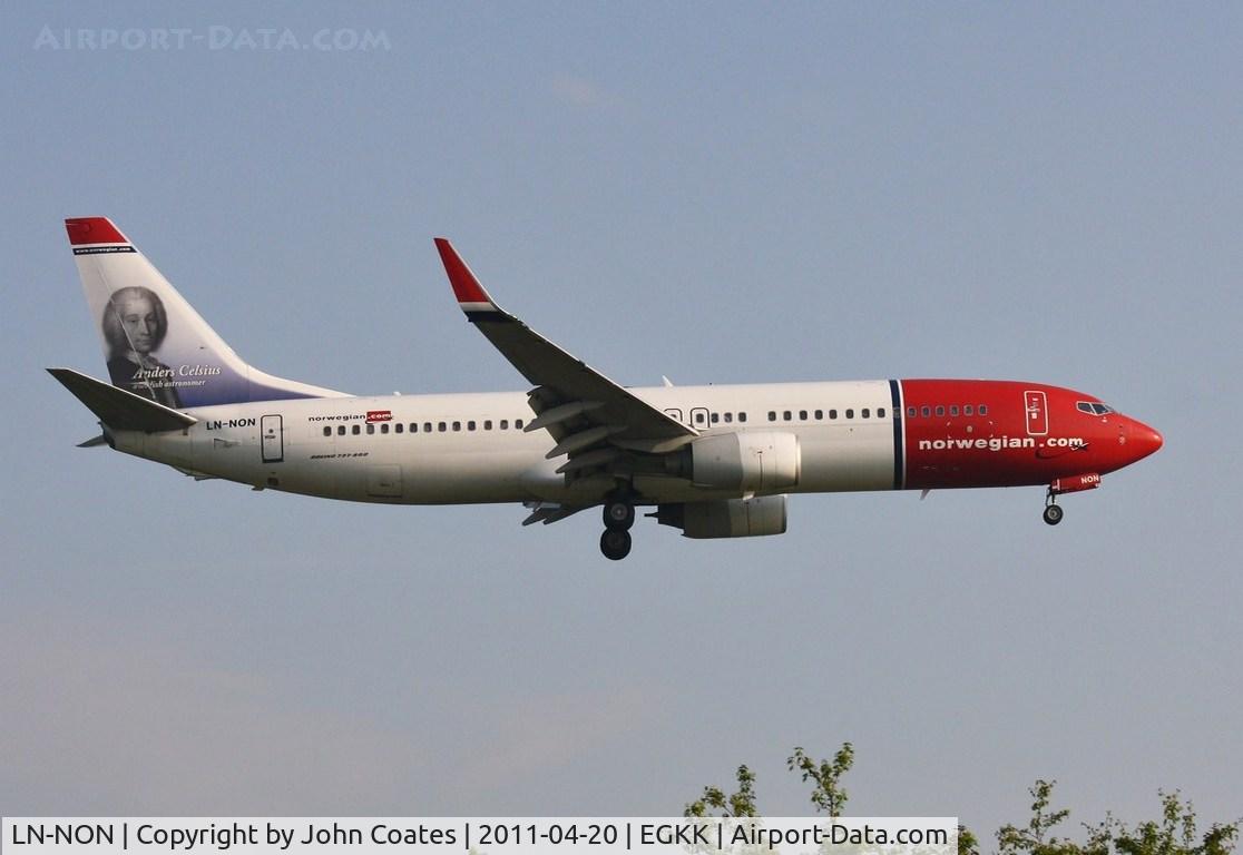 LN-NON, 2000 Boeing 737-86N C/N 28620, Arriving 08