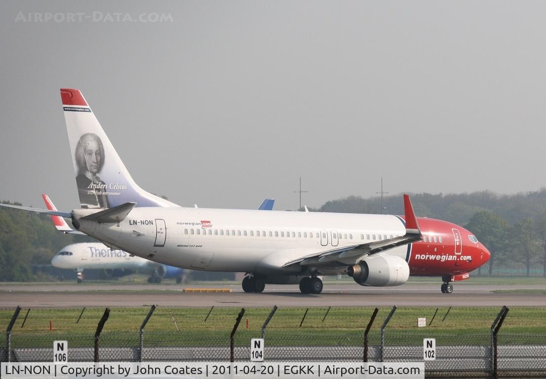 LN-NON, 2000 Boeing 737-86N C/N 28620, Rolling 08