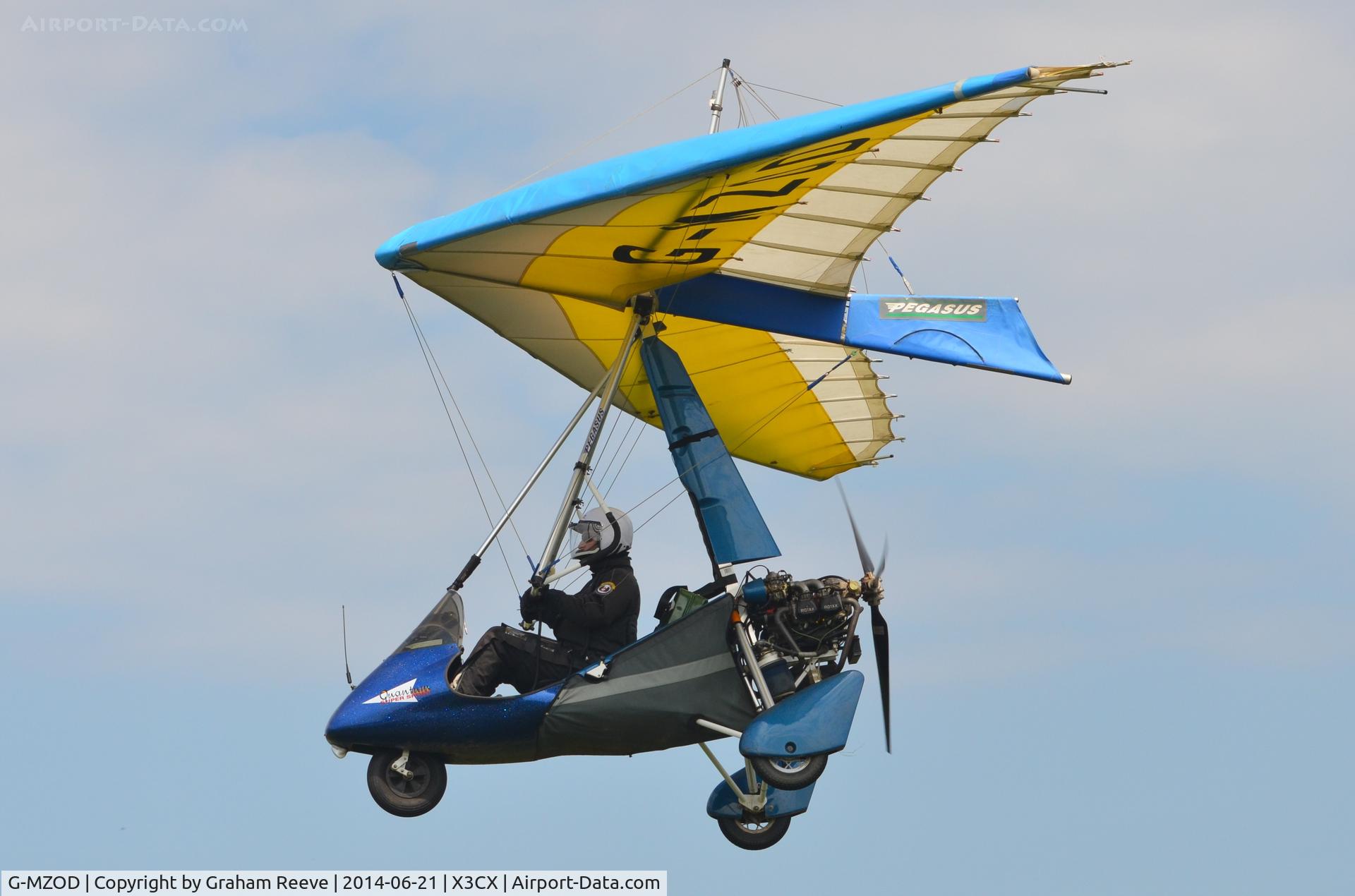G-MZOD, 1998 Pegasus Quantum 15-912 C/N 7435, Crabfield 2014.