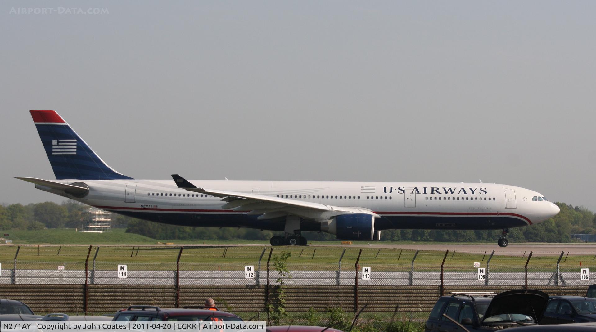 N271AY, 2000 Airbus A330-323 C/N 0323, Departing