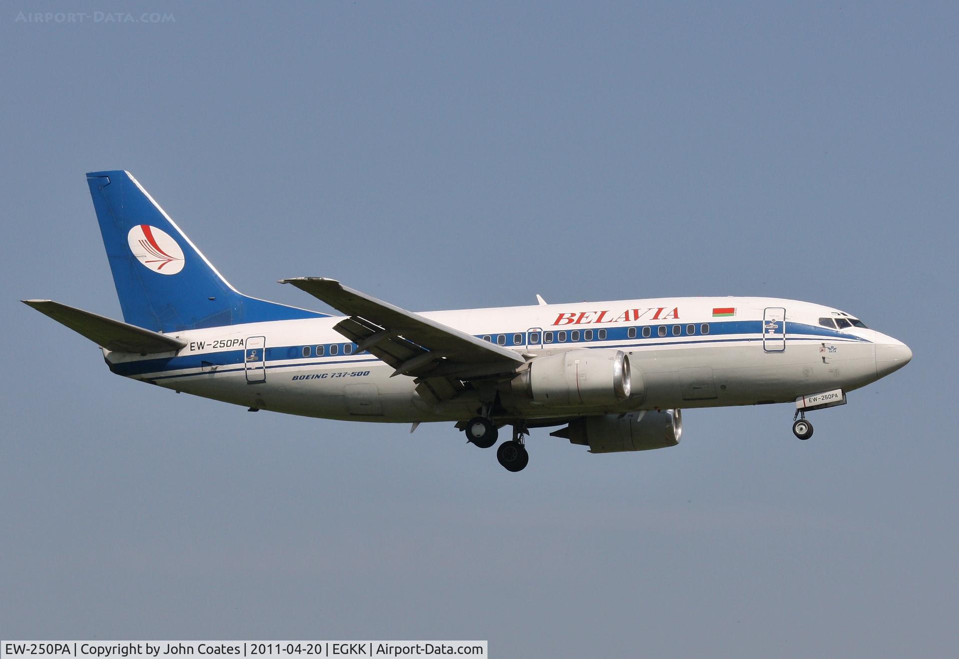 EW-250PA, 1995 Boeing 737-524 C/N 26319, Arriving