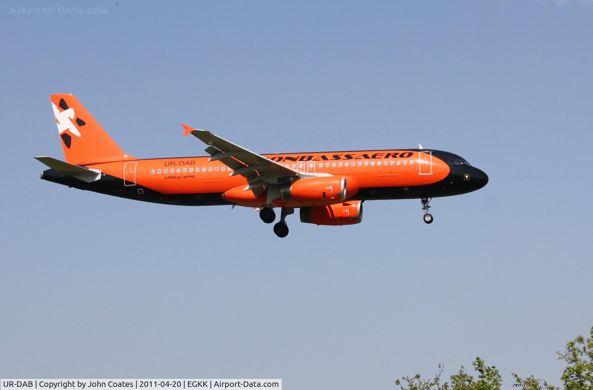 UR-DAB, 1991 Airbus A320-231 C/N 230, Arriving