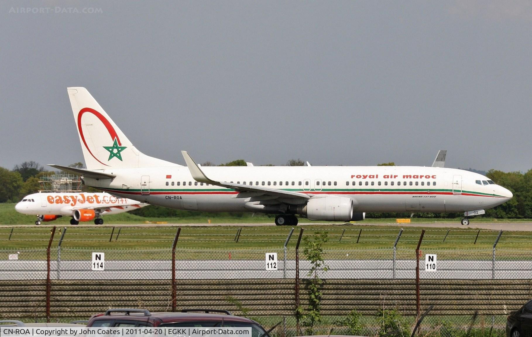 CN-ROA, 2004 Boeing 737-8B6 C/N 33059, Departing
