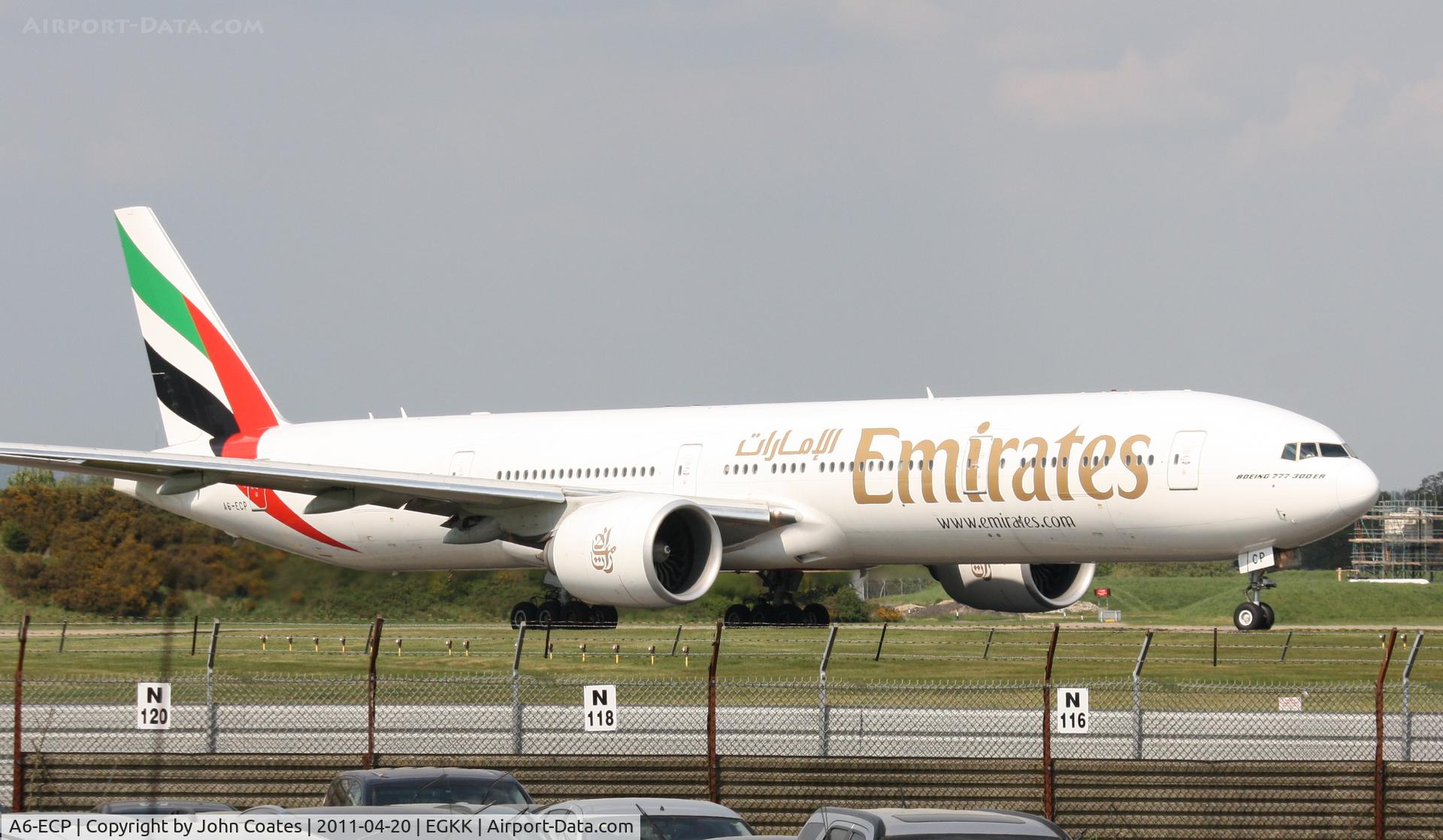 A6-ECP, 2009 Boeing 777-36N/ER C/N 37707, Departing