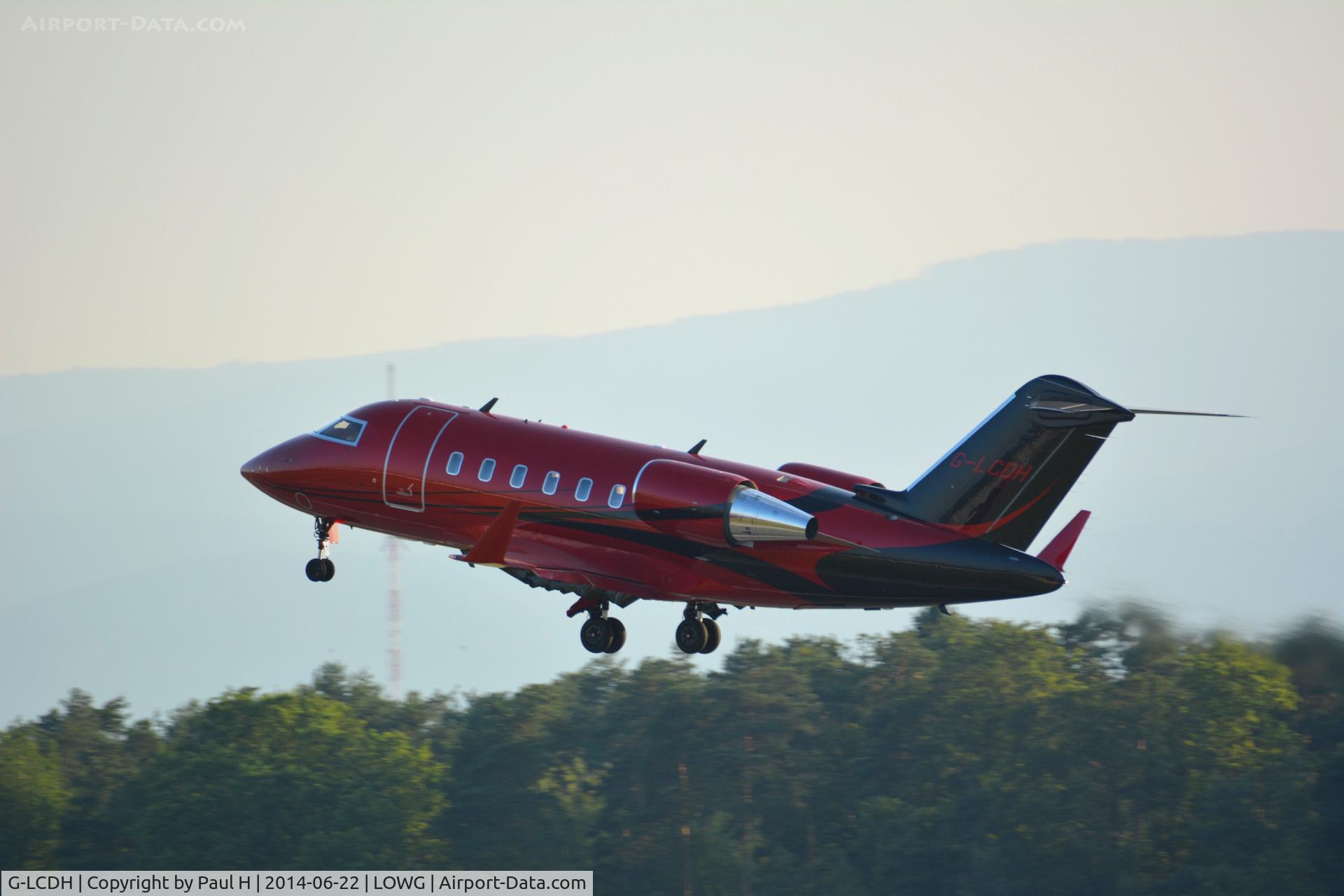 G-LCDH, 2012 Bombardier Challenger 605 (CL-600-2B16) C/N 5904, CL-600 of Lewis Hamilton at LOWG, Take-off