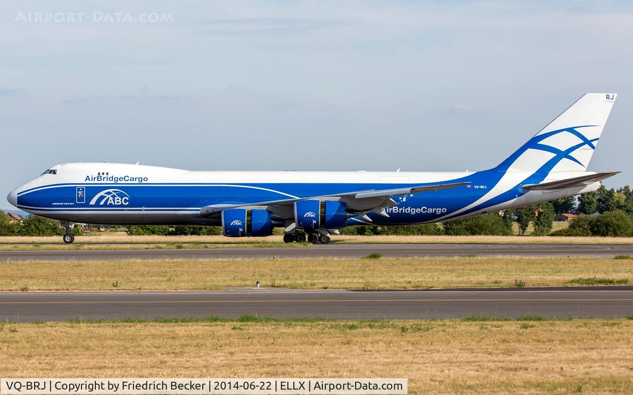 VQ-BRJ, 2013 Boeing 747-8HVF C/N 37670, decelerating after touchdown