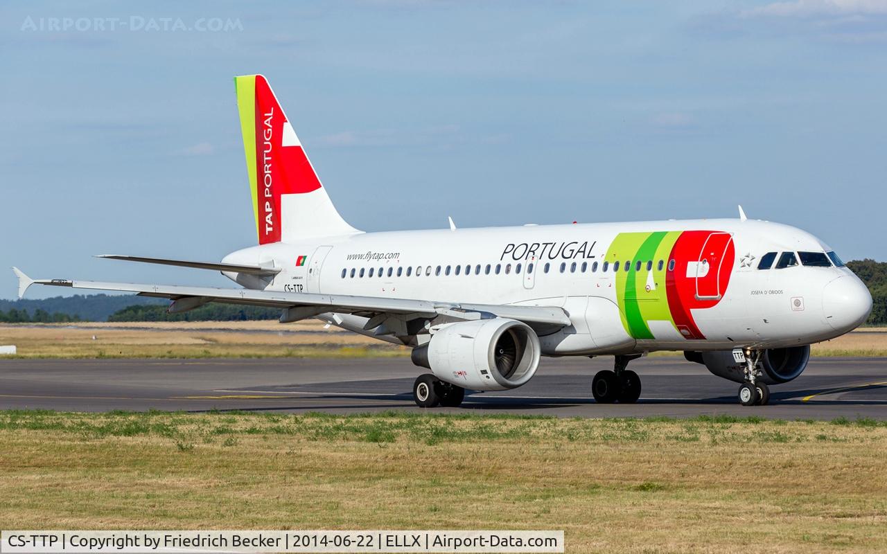 CS-TTP, 2000 Airbus A319-111 C/N 1165, taxying to the active