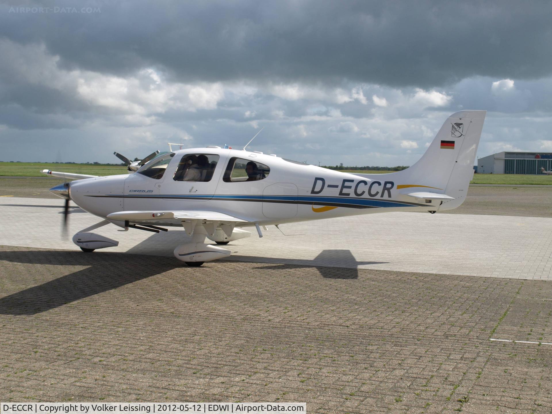 D-ECCR, 2000 Cirrus SR20 C/N 1106, taxing