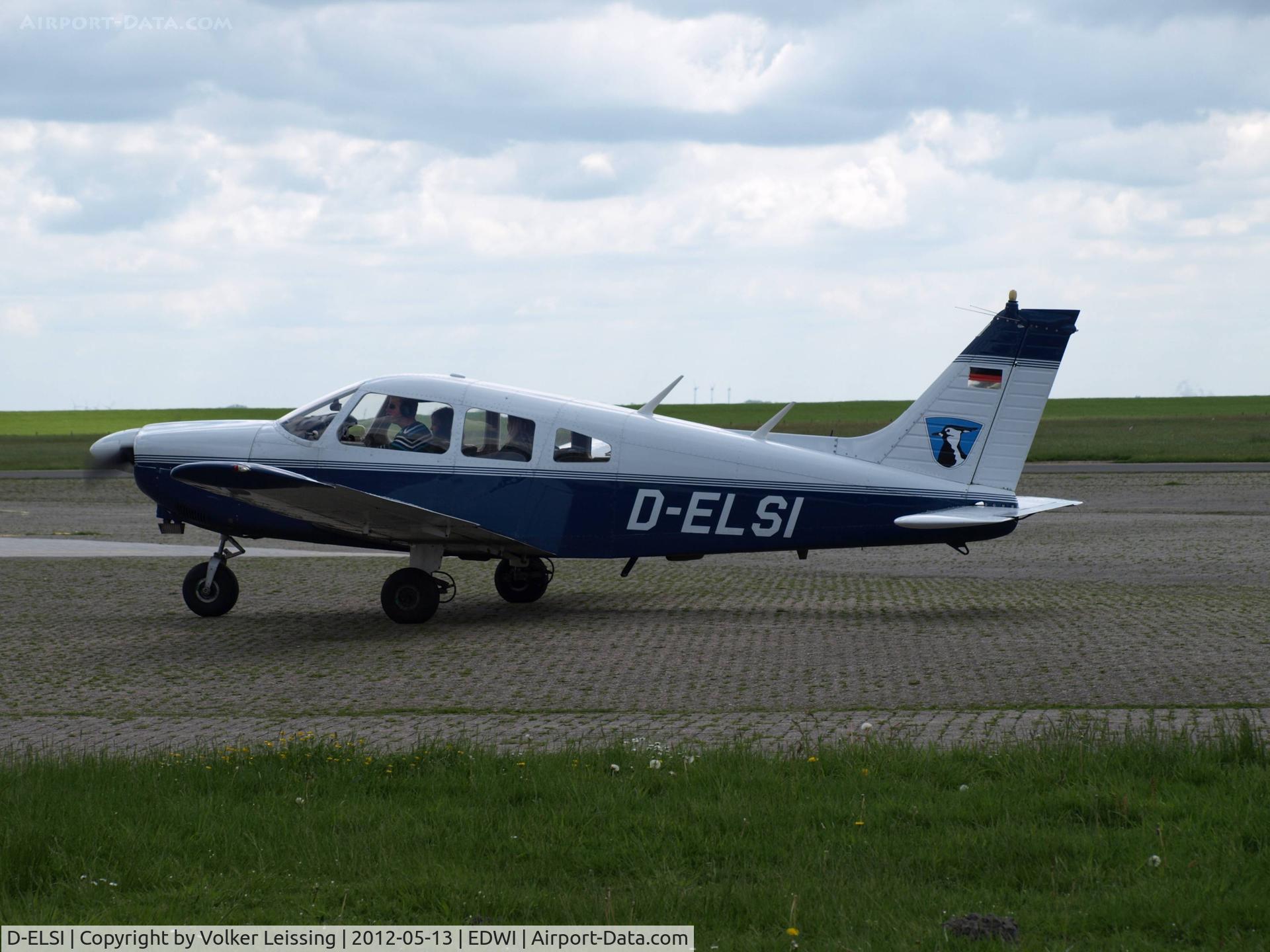 D-ELSI, 1976 Piper PA 28-181 Archer II C/N 28-7790206, taxing