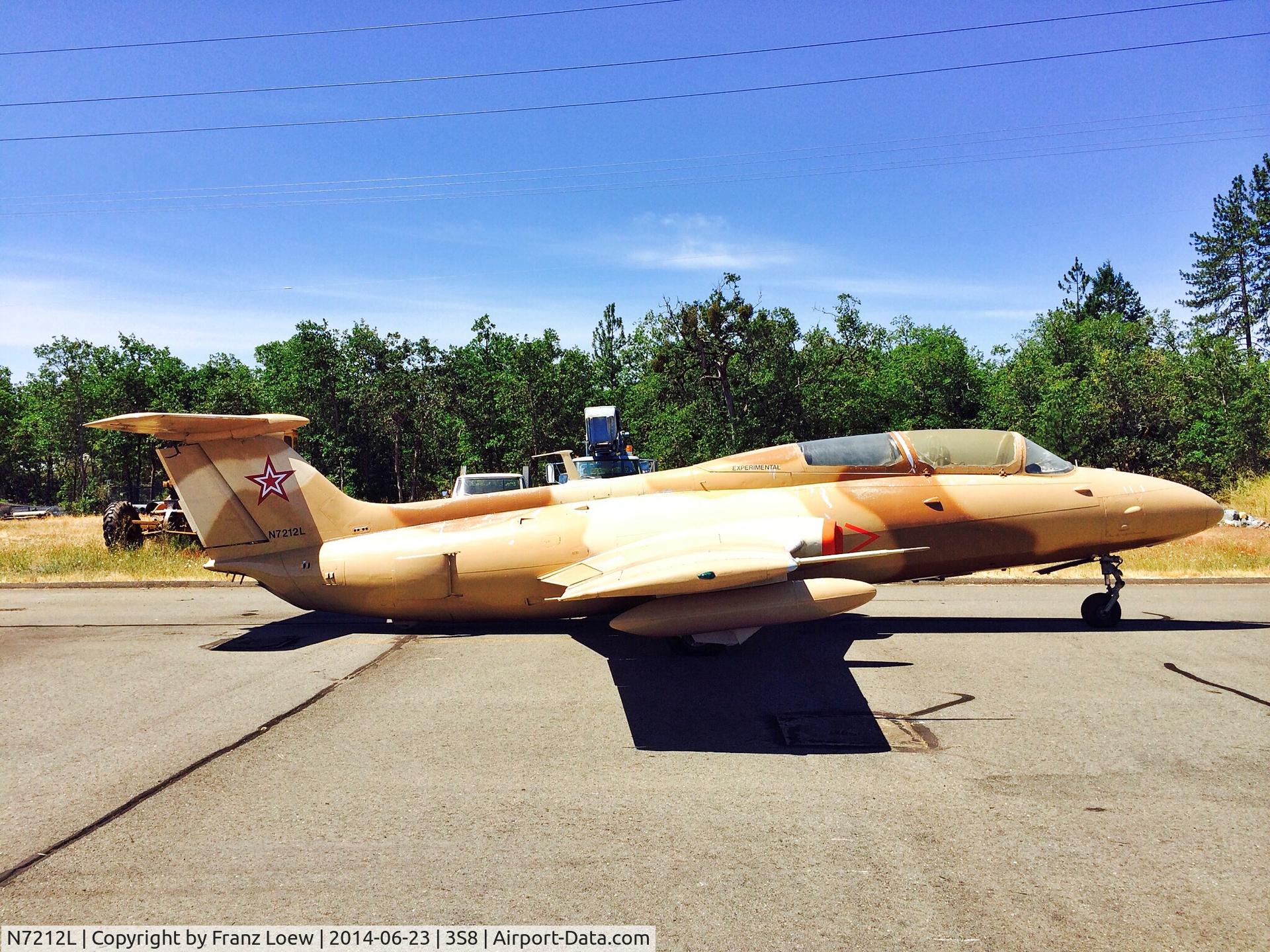 N7212L, 1972 Aero L-29RS Delfin C/N 294675, Grants Pass Oregon