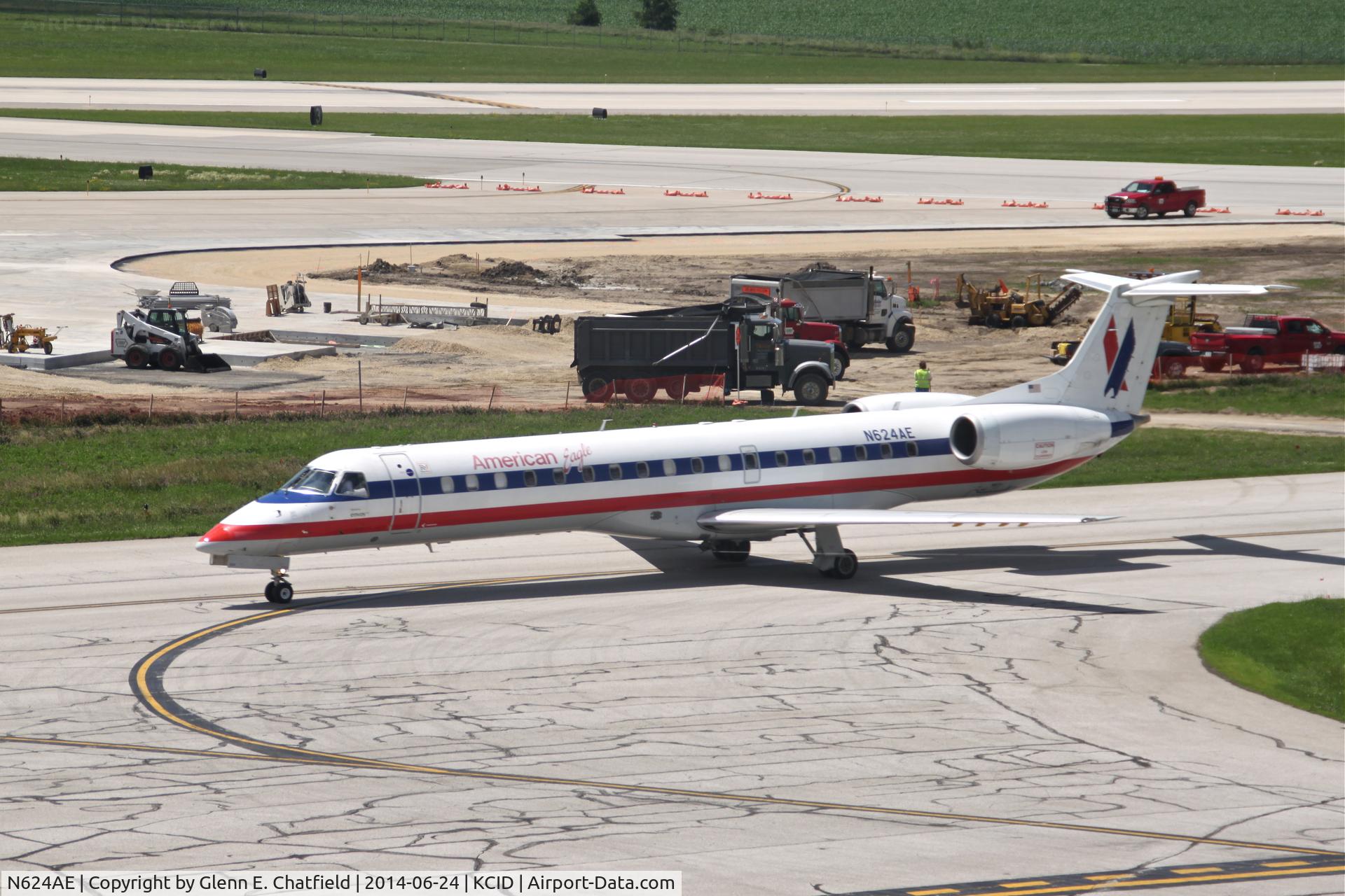 N624AE, 1999 Embraer ERJ-145LR (EMB-145LR) C/N 145111, Seen from the control tower