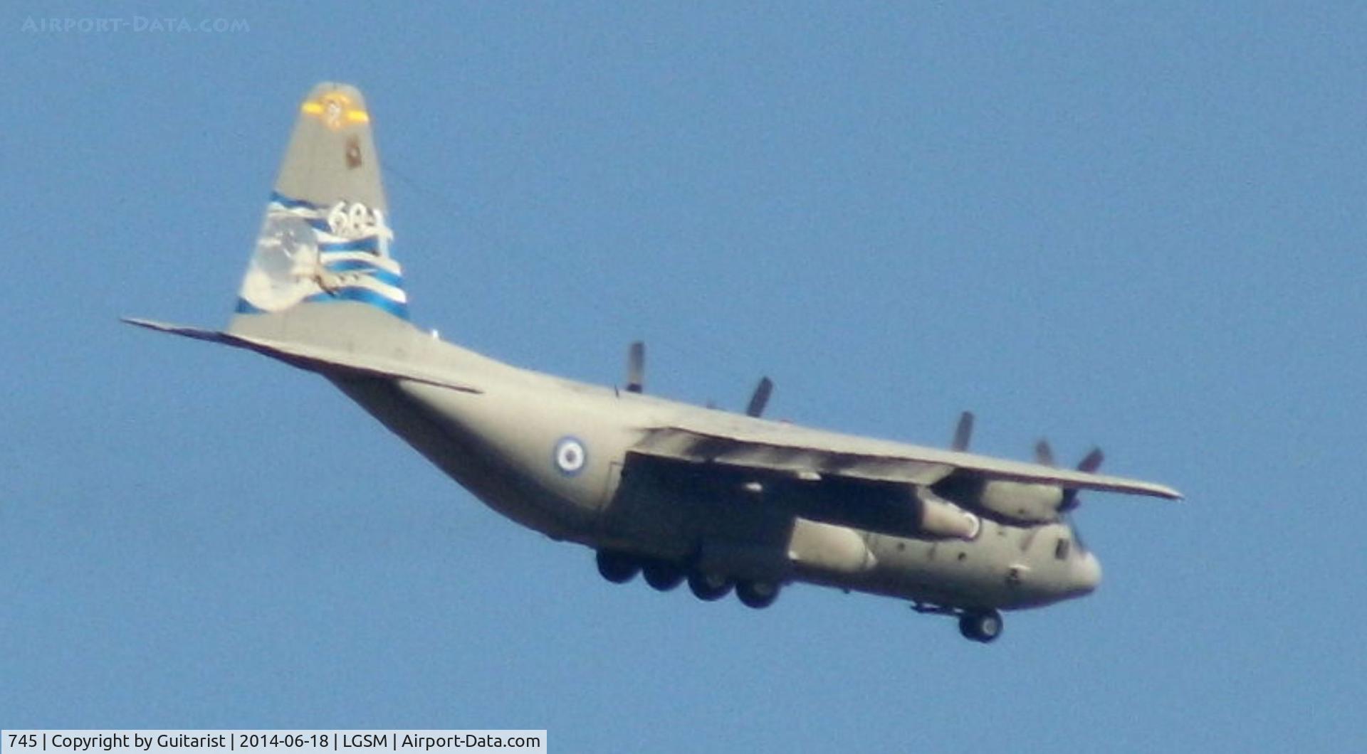 745, Lockheed C-130H Hercules C/N 382-4716, This is how to do a very short finals approach into SMI