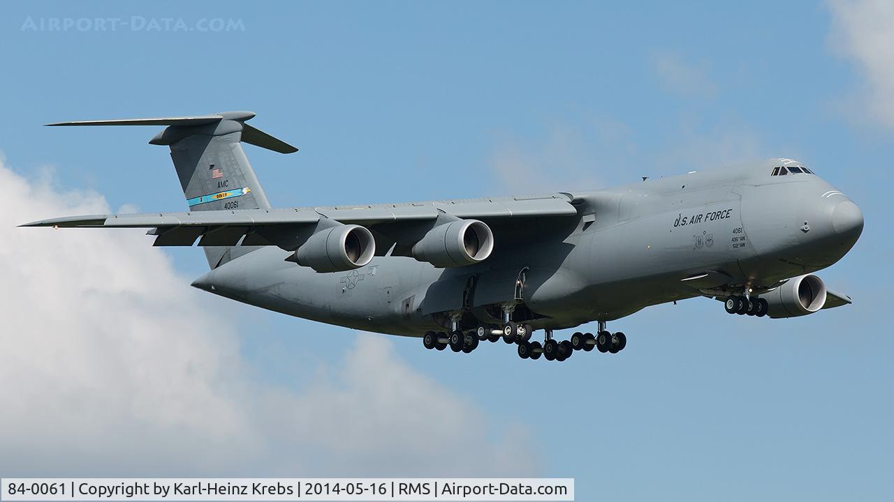 84-0061, 2005 Lockheed C-5M Super Galaxy C/N 500-0085, Final RWY 08