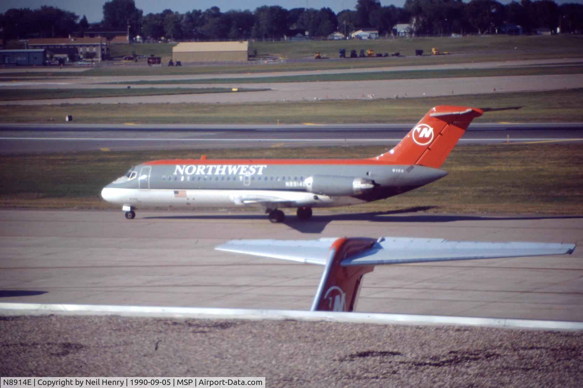 N8914E, 1966 Douglas DC-9-14 C/N 45831, Scanned from original slide -taken Sept 1990 from Domestic Terminal whilst awaiting NorthWest flight to Seattle